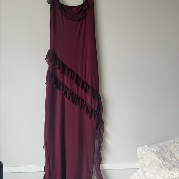 Elegant Burgundy Ruffle Dress - Picture 3 of 3